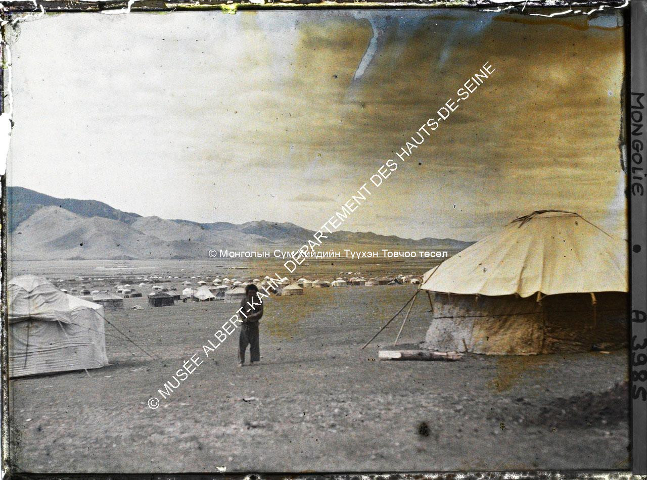 Yurts Norht-West of Gandan (?). Musée Albert-Kahn. A 3985. Photo by Stéphane Passet, July 1913